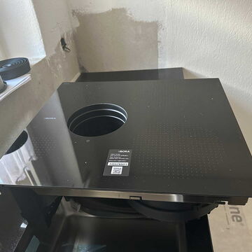 3-1/2 Zimmer Wohnung Erdgeschoss Induktionskochherd mit Dampfabzug nach unten